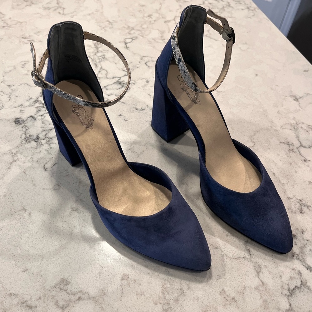 Seychelles Gaggle Ankle Strap Pump - Picture 2 of 5